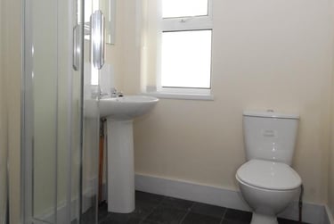 1 bed flat, 20 Woodland Terrace,, Greenbank, Plymouth, PL48NL - Image 3